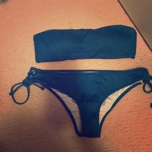 Ribbed Victoria’s Secret strapless bikini